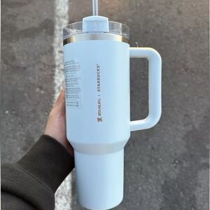 Starbucks x Stanley 2024 Spring Blue 40 Oz Tumbler (BRAND NEW IN HAND)